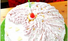 Dört katlı iki renkli pasta…:)